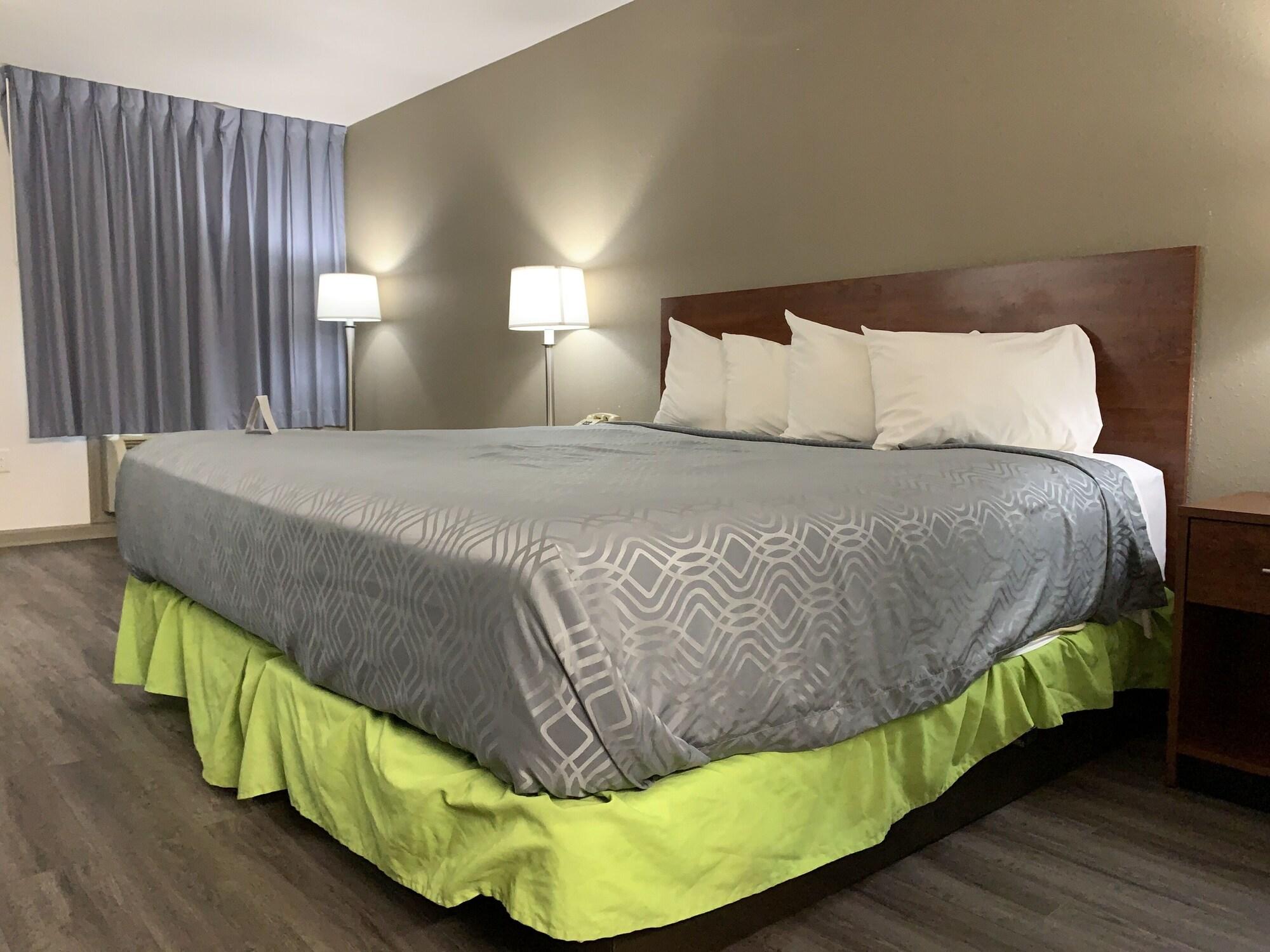 Econo Lodge Трой Екстериор снимка