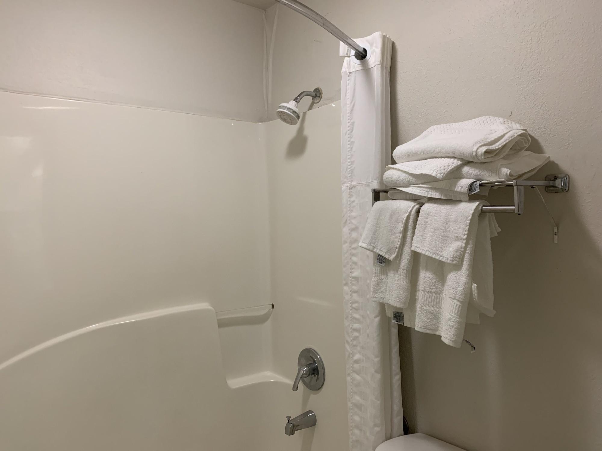 Econo Lodge Трой Екстериор снимка