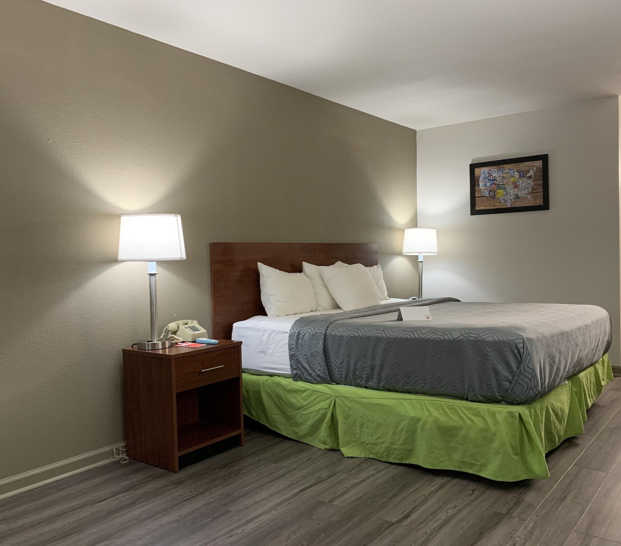 Econo Lodge Трой Екстериор снимка
