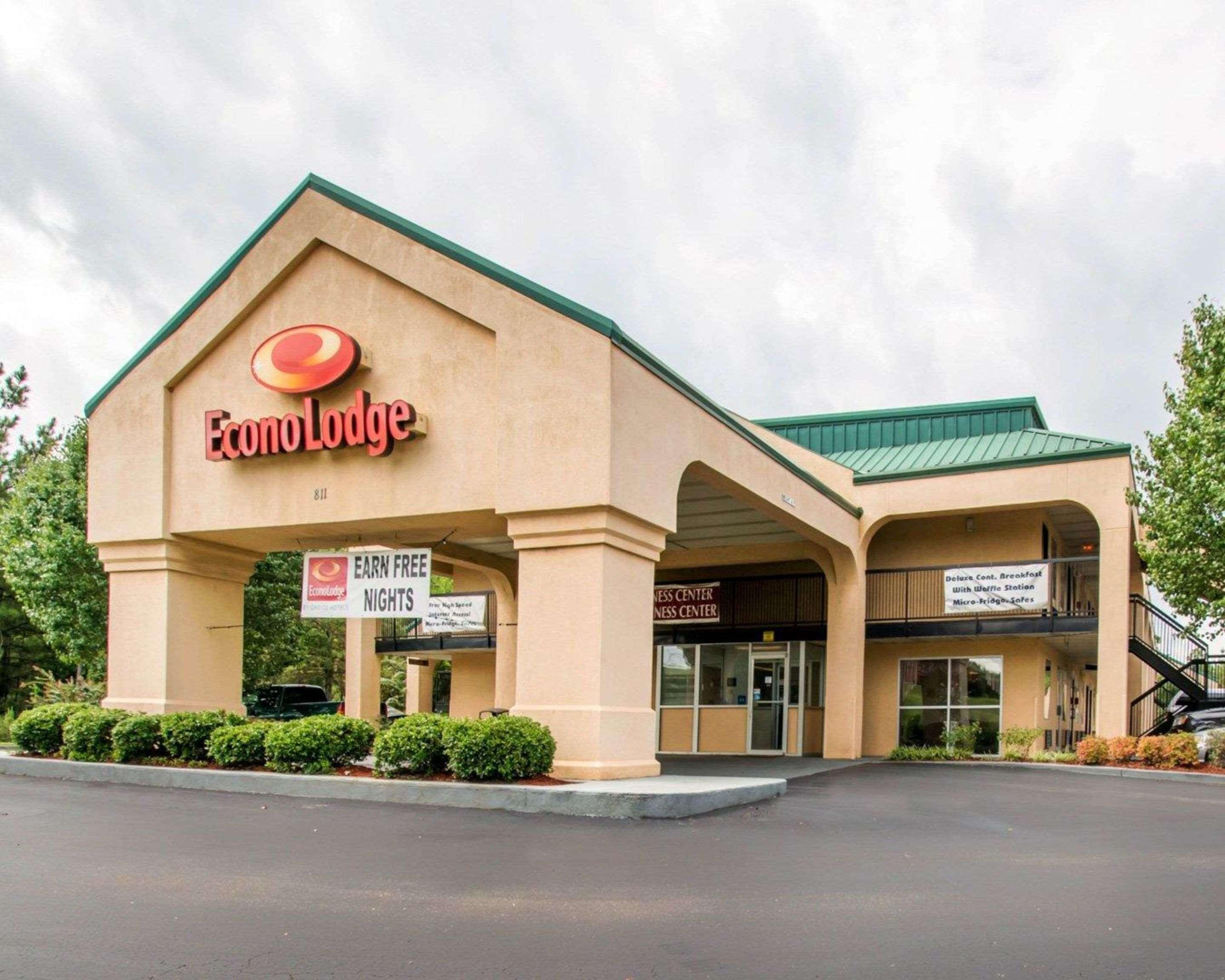 Econo Lodge Трой Екстериор снимка