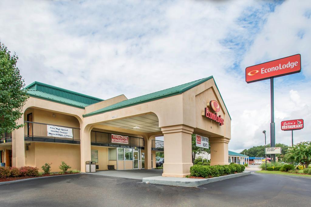 Econo Lodge Трой Екстериор снимка