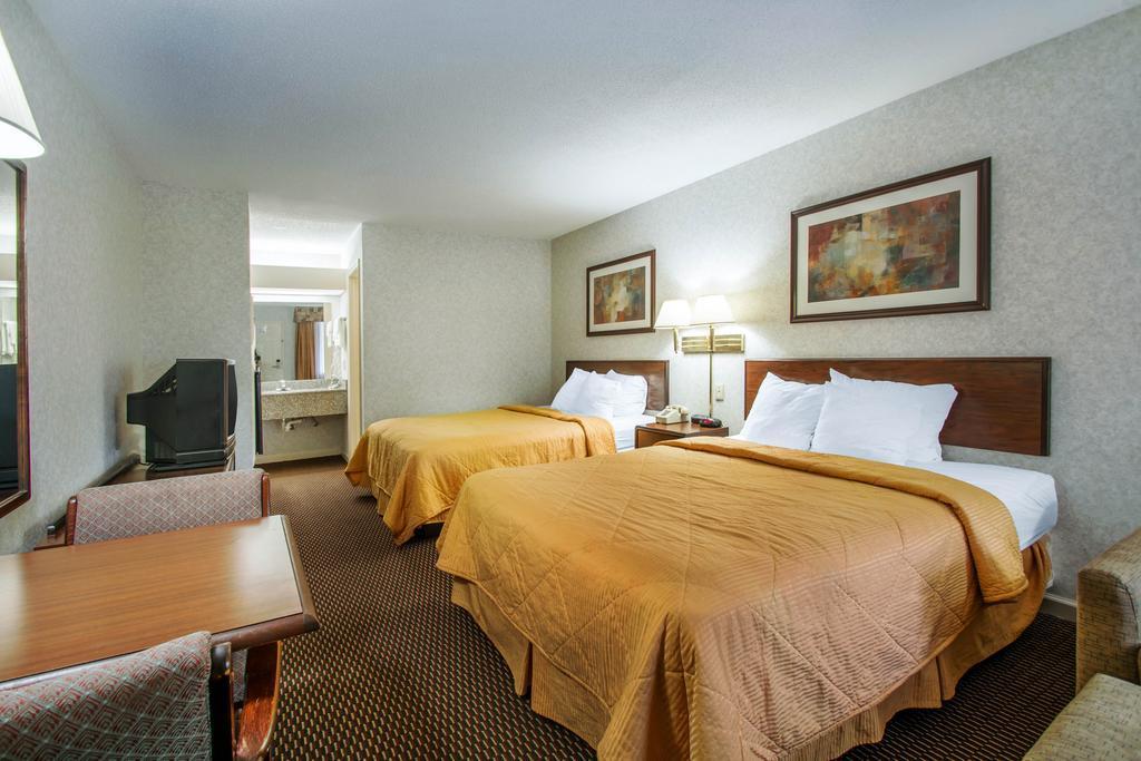 Econo Lodge Трой Екстериор снимка