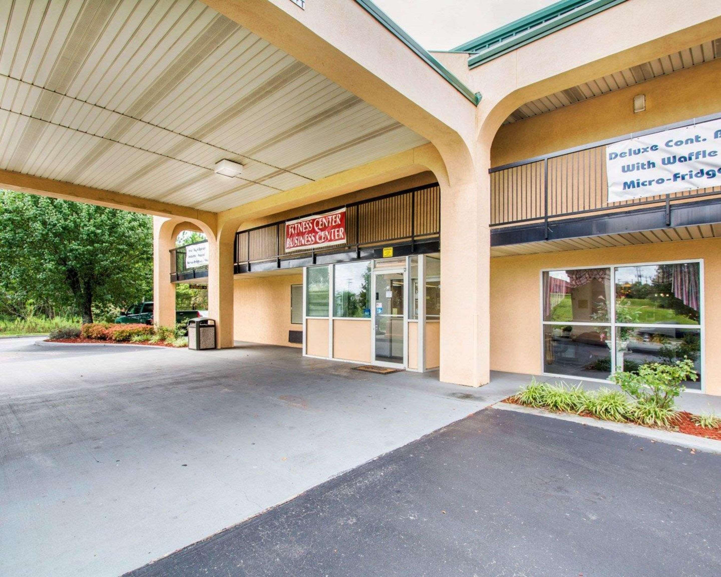 Econo Lodge Трой Екстериор снимка