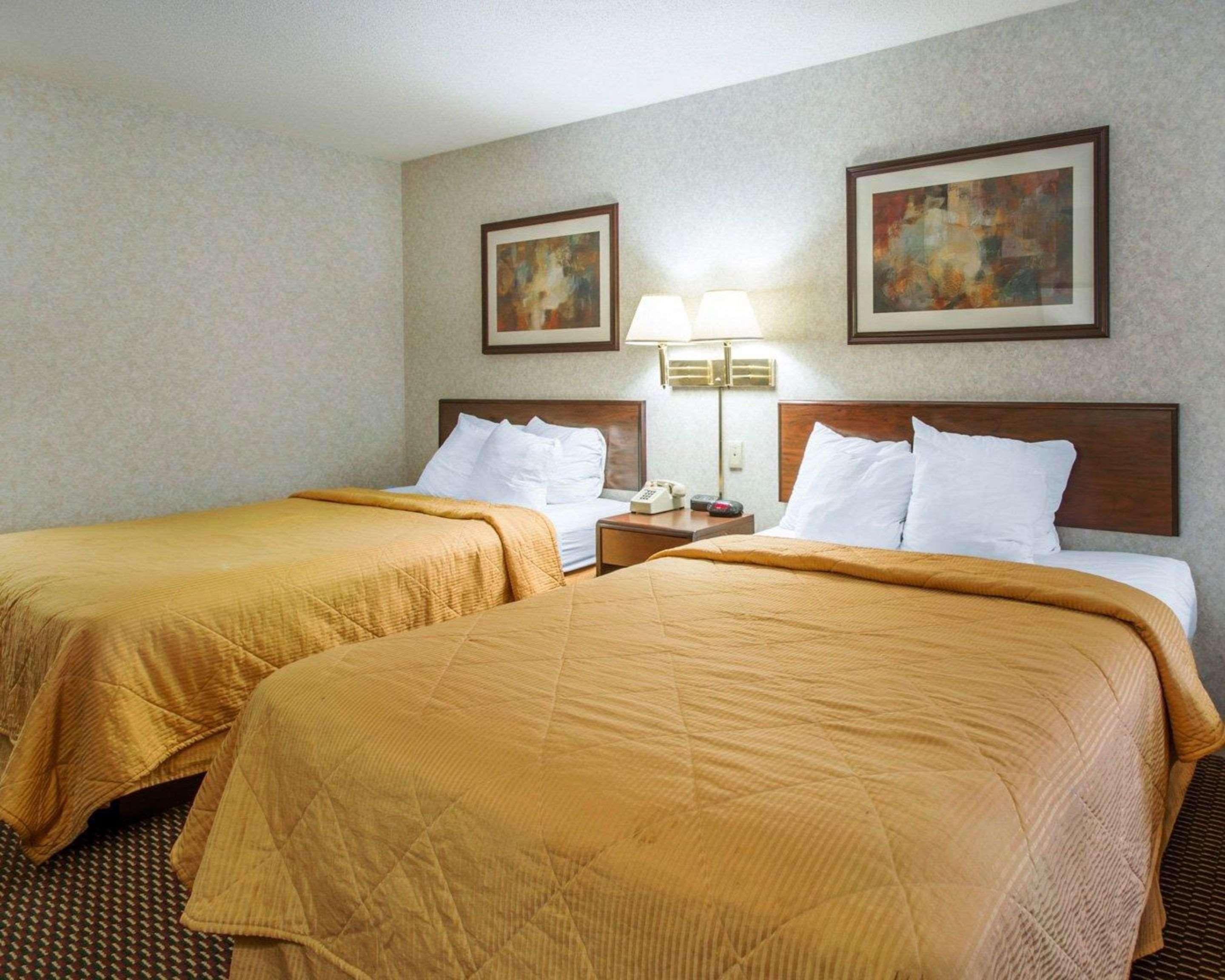 Econo Lodge Трой Екстериор снимка