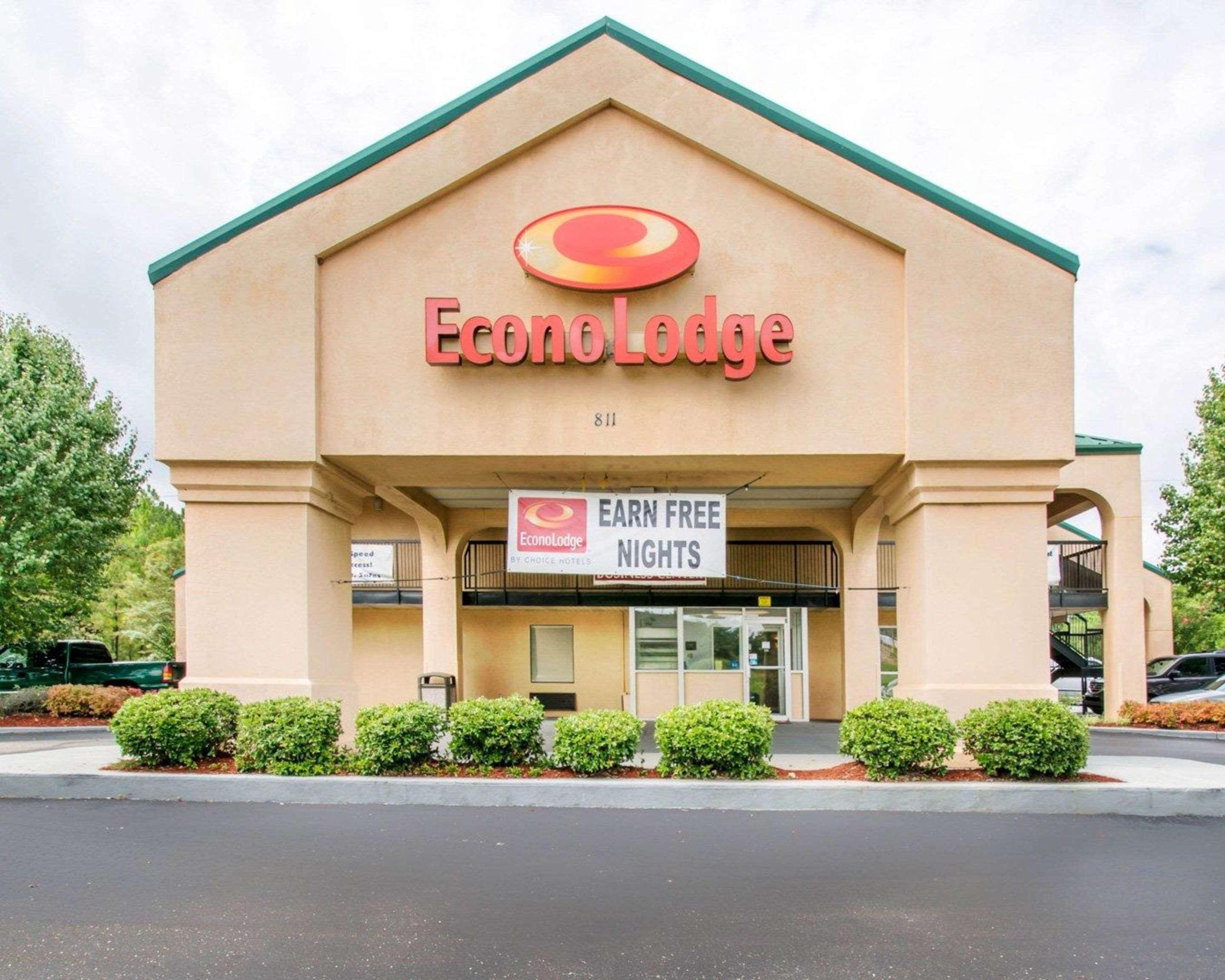 Econo Lodge Трой Екстериор снимка