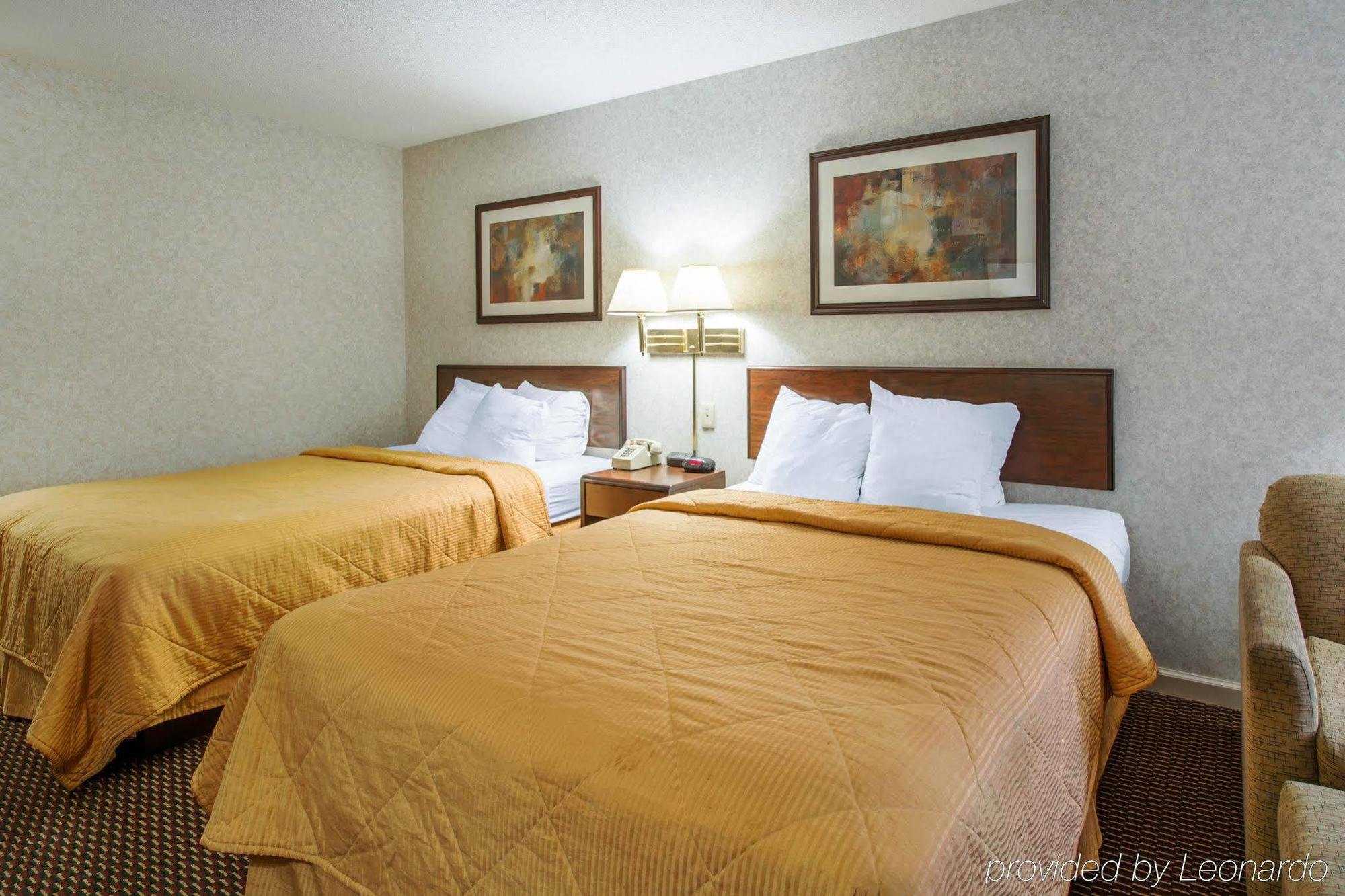 Econo Lodge Трой Екстериор снимка