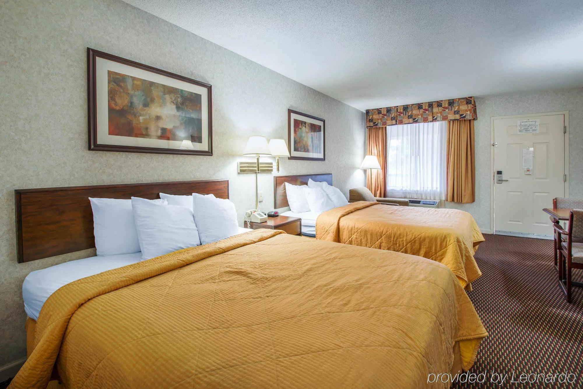Econo Lodge Трой Екстериор снимка